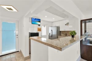 7850 Byron Ave 702 Miami Beach, FL 33141 - MLS#A11846816