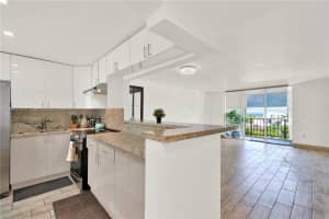 7850 Byron Ave 702 Miami Beach, FL 33141 - MLS#A11846816
