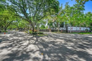 3680 Inverrary Dr 1x, Lauderhill