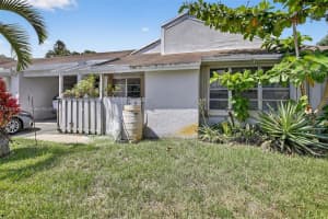 8601 Bridle Path Ct, Davie