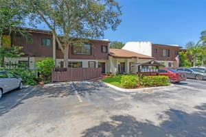 3339 Oak Dr Hollywood, FL 33021 - MLS#A11846965