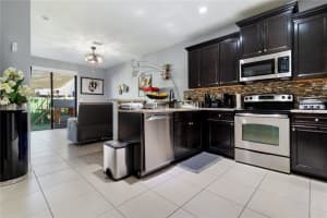 9831 Nw 88th Ter 9831 Doral, FL 33178 - MLS#A11847088