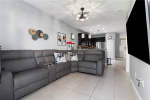 9831 Nw 88th Ter 9831 Doral, FL 33178 - MLS#A11847088