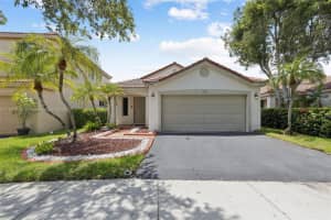 1485 Mira Vista Cir, Weston