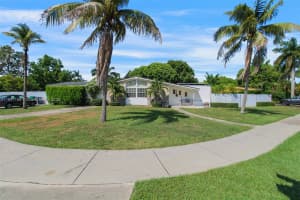 9755 Sw 161st St Miami, FL 33157 - MLS#A11847156