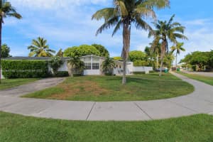 9755 Sw 161st St Miami, FL 33157 - MLS#A11847156