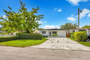 6350 Sw 27th St, Miami