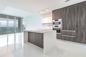 851 Ne 1st Ave 2100, Miami