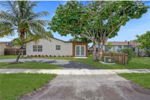 6220 Nw 12th Ct Sunrise, FL 33313 - MLS#A11847300