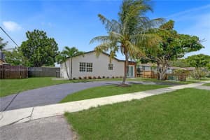 6220 Nw 12th Ct Sunrise, FL 33313 - MLS#A11847300