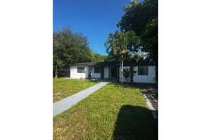 930 NE 163rd St, North Miami Beach, FL 33162 - MLS#A11847306