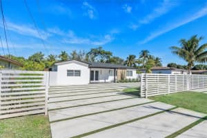 225 Ne 150th St, Miami
