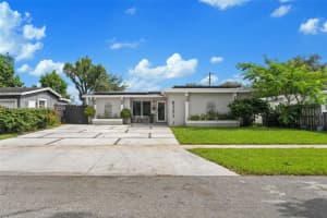 6351 Moseley St Hollywood, FL 33024 - MLS#A11847455