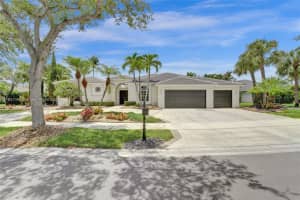 208 Landings Blvd, Weston