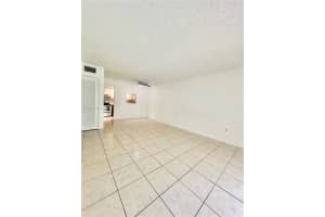 6530 Lake Patricia Dr E13 Miami Lakes, FL 33014 - MLS#A11847519
