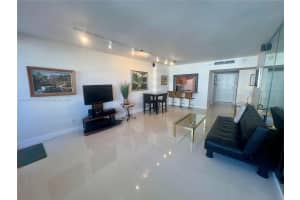 Decoplage, Decoplage, 100 Lincoln Rd, Miami Beach, FL 33139, Sold 08/27/25