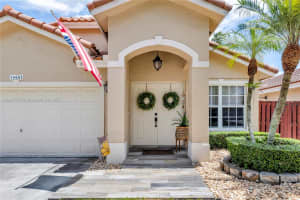 14682 Vista Luna Dr, Davie, FL 33325 Sold 11/25/25