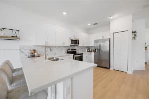 147 Sw 185th Way 147 Pembroke Pines, FL 33029 - MLS#A11847586