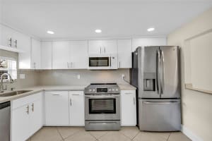 681 S Hollybrook Dr 109 Pembroke Pines, FL 33025 - MLS#A11847616