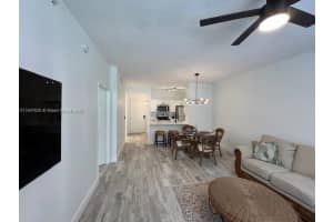 630 S Sapodilla Ave 104 West Palm Beach, FL 33401 - MLS#A11847639