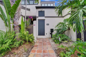 8626 SW 94th St, Miami, FL 33156 - MLS#A11847675