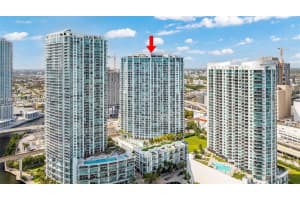 90 Sw 3rd St 2807, Miami