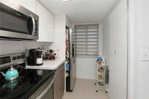 9917 W Okeechobee Rd 3-303 Hialeah Gardens, FL 33016 - MLS#A11847696