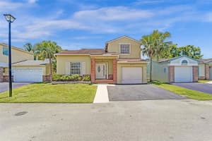 14116 Langley Pl, Davie