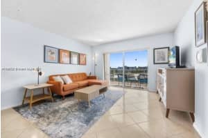 3850 Washington St 910 Hollywood, FL 33021 - MLS#A11847722