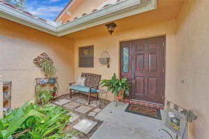 9682 Ridgecrest Ct, Davie, FL 33328 Sold 09/25/25