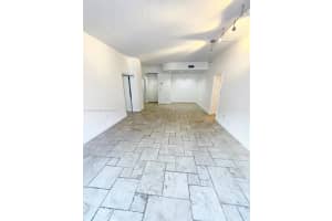 20505 E Country Club Dr 135, Aventura