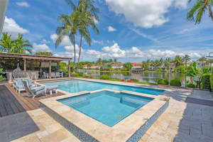 11335 Nw 66th St, Doral