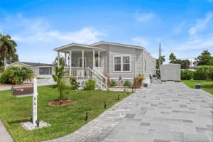 8611 SW 20th St, Davie, FL 33324 - MLS#A11847908