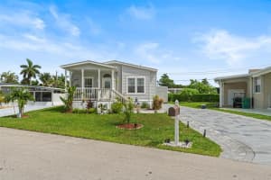 8611 SW 20th St, Davie, FL 33324 - MLS#A11847908