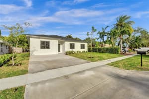 7806 Nw 68th Ave Tamarac, FL 33321 - MLS#A11847951