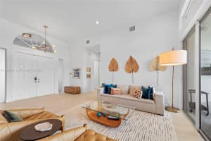341 Mallard Rd Weston, FL 33327 - MLS#A11847991