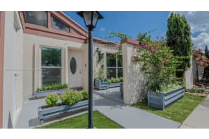 3128 Nw 84th Way, Sunrise