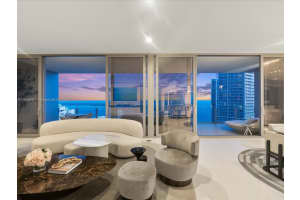 300 Biscayne Blvd Way, Miami, FL 33131, Sold 08/25/25