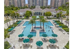 703 Crandon Blvd Ph-3, Key Biscayne