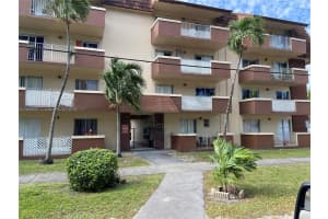 680 Miller Dr W402, Miami Springs