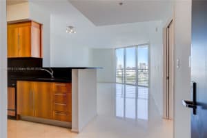 325 S Biscayne Blvd 2418, Miami
