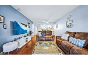 1518 N Whitehall Dr 102 Davie, FL 33324 - MLS#A11848128
