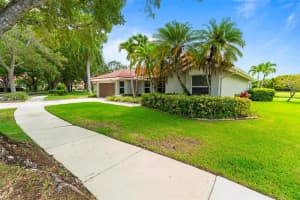 1720 Lakeshore Dr Weston, FL 33326 - MLS#A11848158