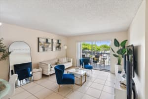17000 Nw 67th Ave 347, Hialeah