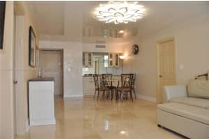 3701 N Country Club Dr 204, Aventura