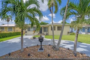 249 Carlisle Dr Miami Springs, FL 33166 - MLS#A11848234