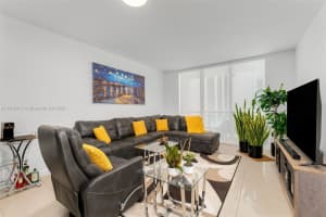 950 Brickell Bay Dr APT 803, Miami, FL 33131, - MLS#A11848312