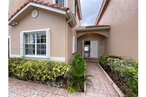 562 NW 130th Ave 562, Pembroke Pines, FL 33028 - MLS#A11848316