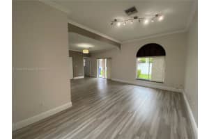 562 NW 130th Ave 562, Pembroke Pines, FL 33028 - MLS#A11848316