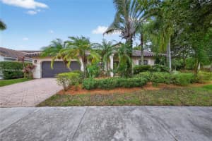 704 Lake Blvd, Weston